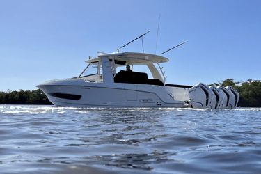 43' Boston Whaler 2022 Yacht For Sale